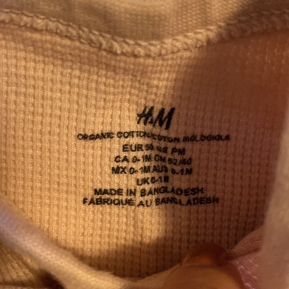 H&M Waffle Knit Wrapover Short Sleeve Bodysuit, Shorts & Hat Set in Blush Pink - Picture 9 of 10